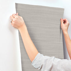 OM3664-peel-and-stick-wallpaper-stick-application-step