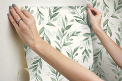 PSW1001RL-peel-and-stick-wallpaper-stick-application-step