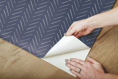 PSW1022RL-peel-and-stick-wallpaper-peel-application-step