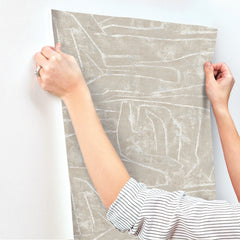 PSW1068RL-peel-and-stick-wallpaper-stick-application-step