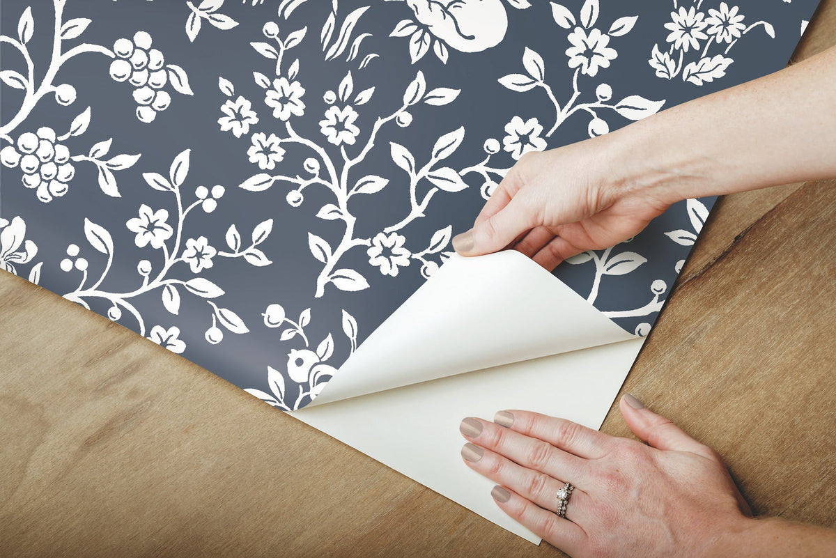 PSW1166RL-peel-and-stick-wallpaper-peel-application-step