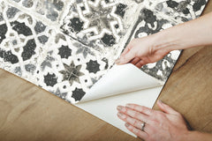 PSW1303RL-peel-and-stick-wallpaper-peel-application-step