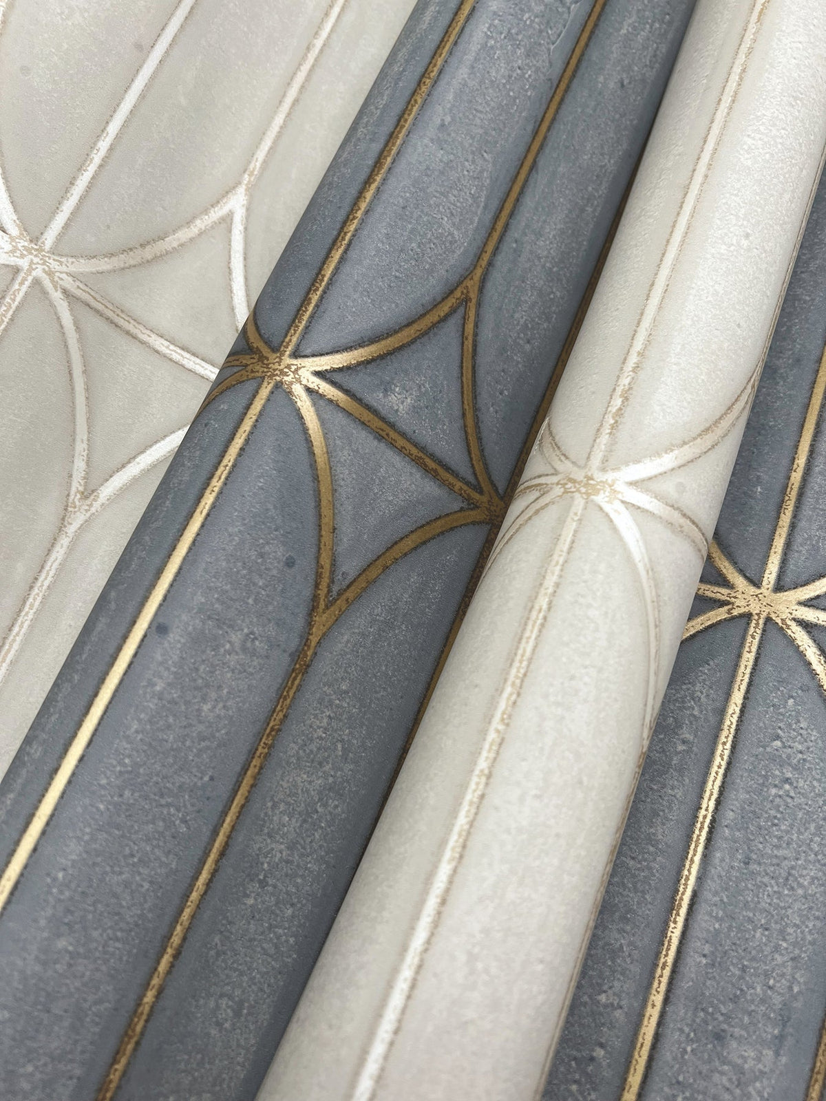 PSW1411RL-peel-and-stick-wallpaper-detail-closeup-2