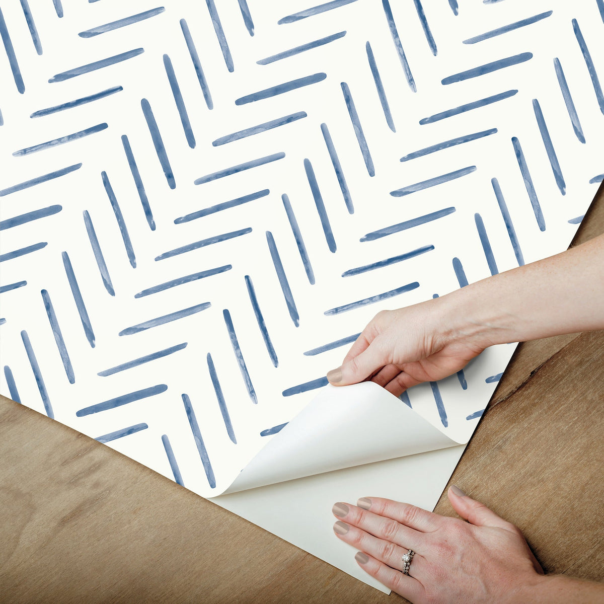 PSW1526RL-peel-and-stick-wallpaper-peel-application-step
