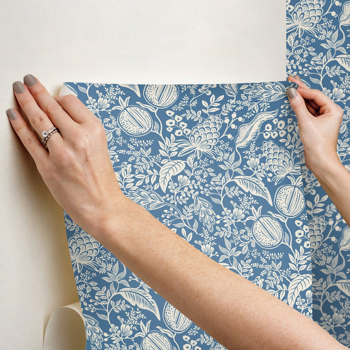 PSW1631RL-peel-and-stick-wallpaper-stick-application-step