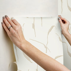 PSW1651RL-peel-and-stick-wallpaper-stick-application-step