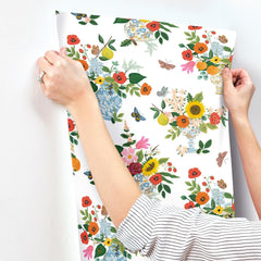 RF7402-peel-and-stick-wallpaper-stick-application-step