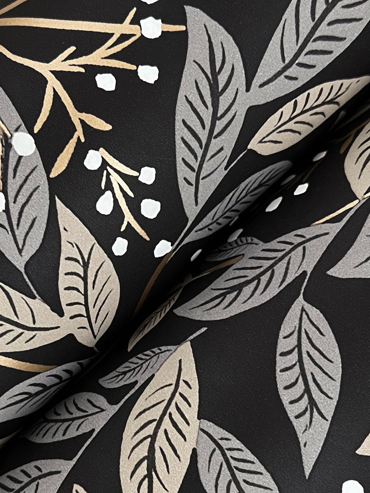 RF7462-peel-and-stick-wallpaper-detail-closeup