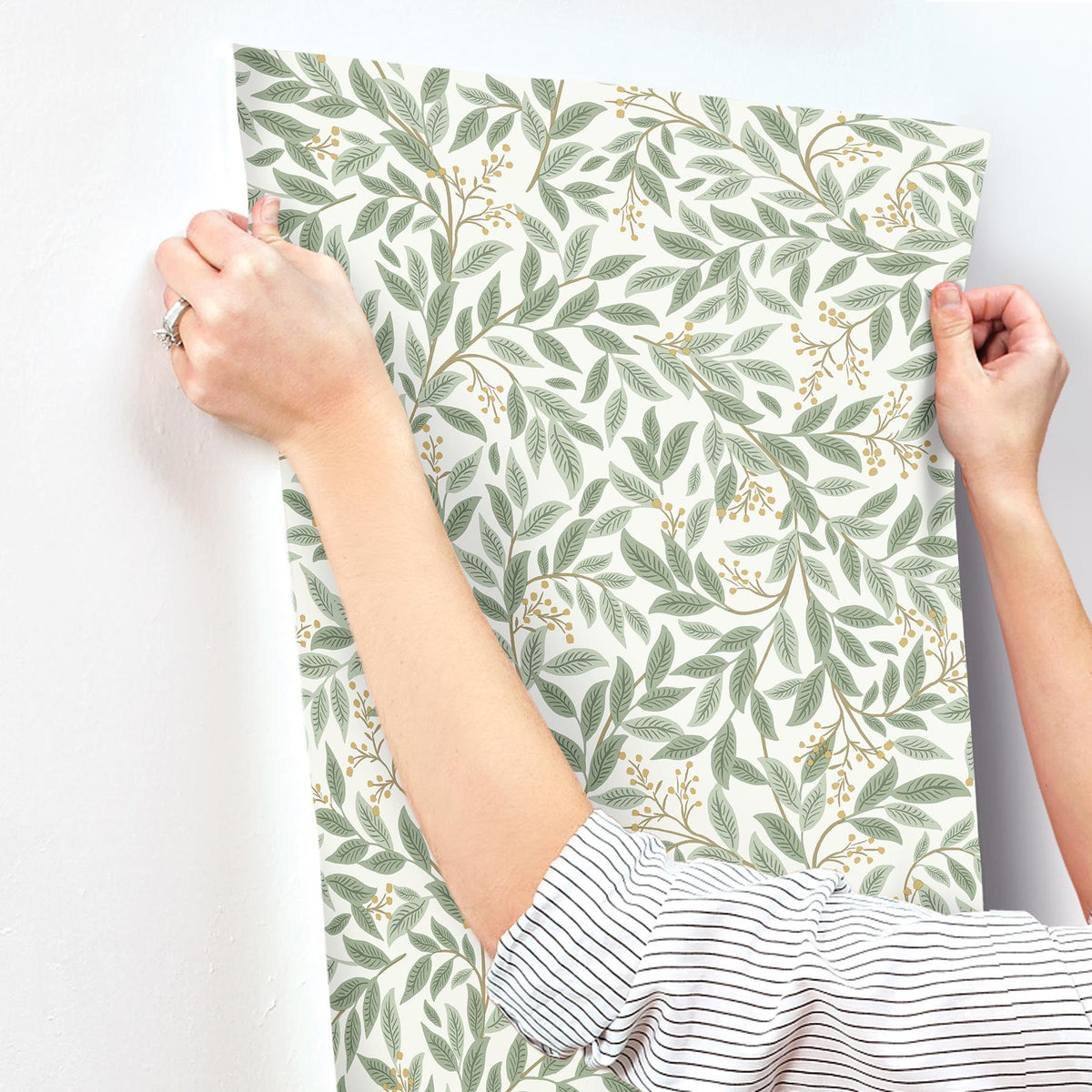 RF7465-peel-and-stick-wallpaper-stick-application-step
