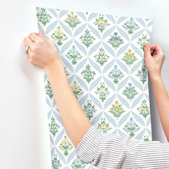 RF7514-peel-and-stick-wallpaper-stick-application-step
