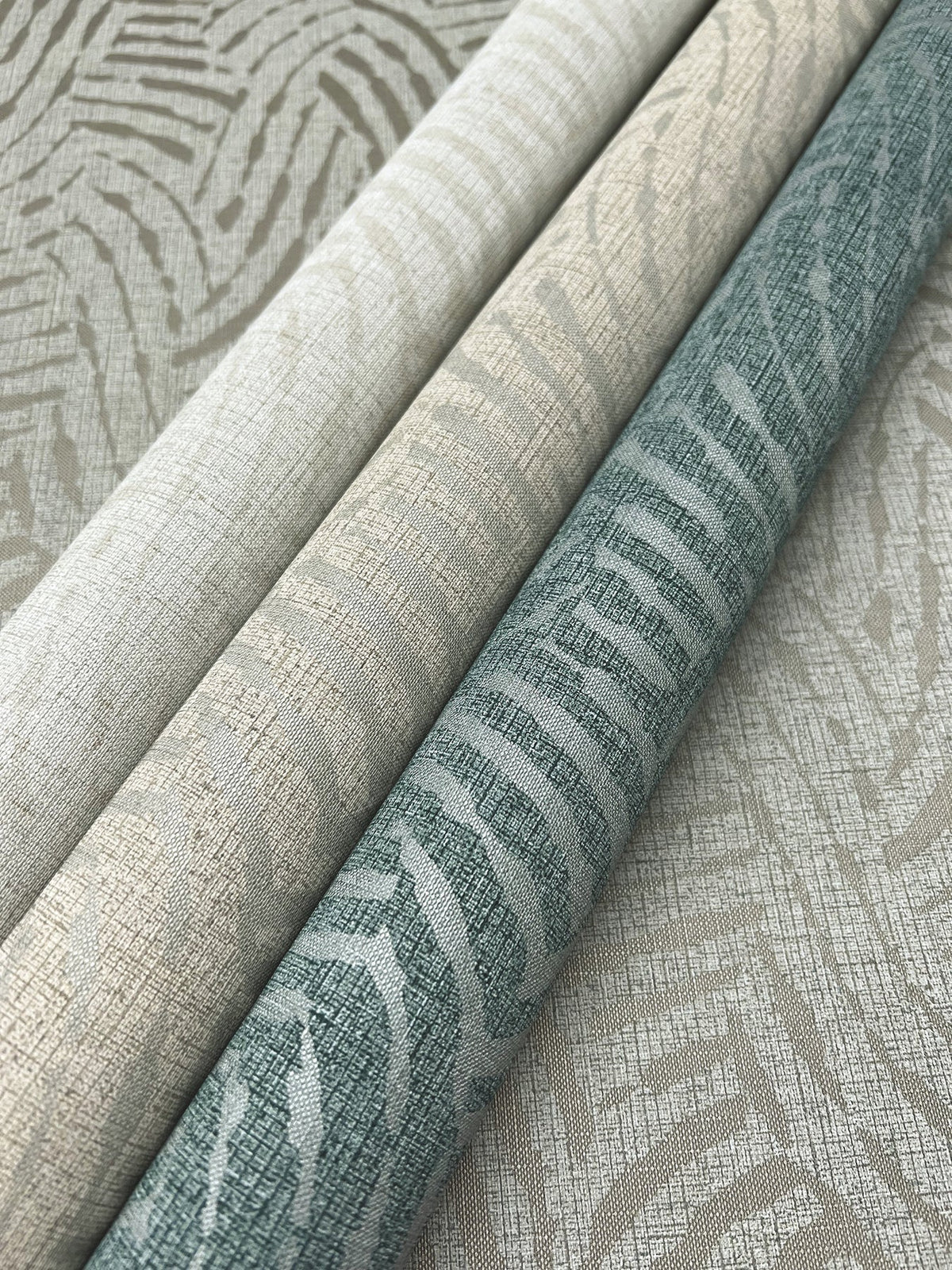 RRD7655-peel-and-stick-wallpaper-detail-closeup-6