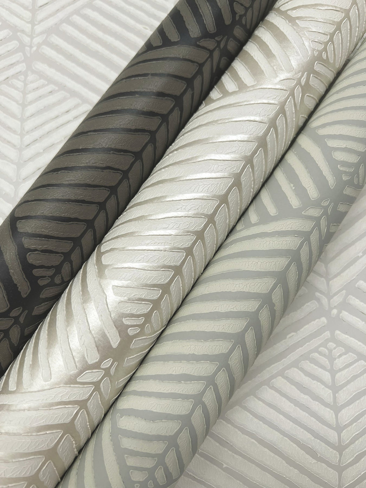 RRD7660N-peel-and-stick-wallpaper-detail-closeup-7