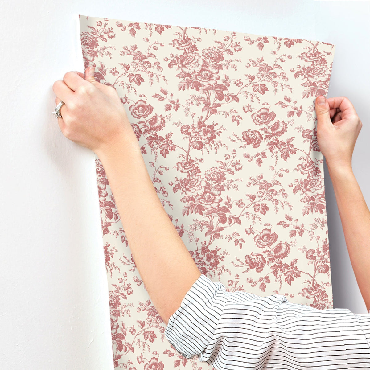 RT7871-peel-and-stick-wallpaper-stick-application-step