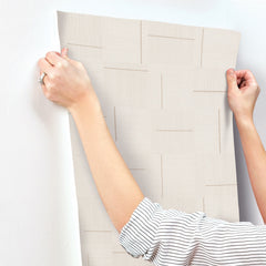 SI24900-peel-and-stick-wallpaper-stick-application-step