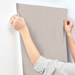 SI25395-peel-and-stick-wallpaper-stick-application-step