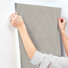 SI6824-peel-and-stick-wallpaper-stick-application-step
