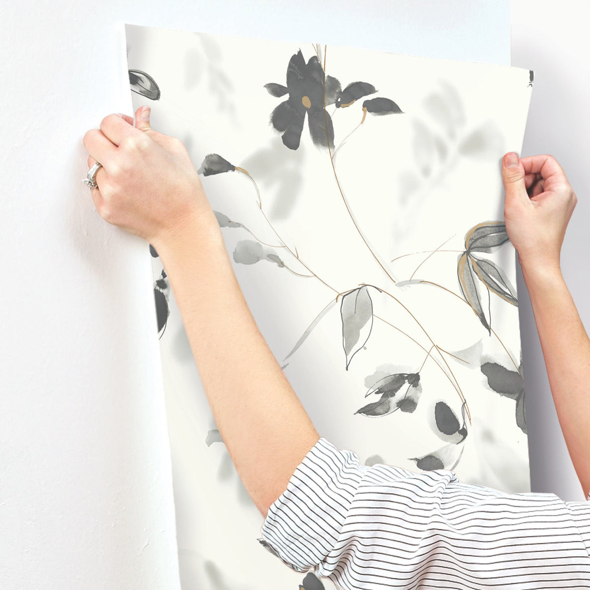 SO2442-peel-and-stick-wallpaper-stick-application-step-2