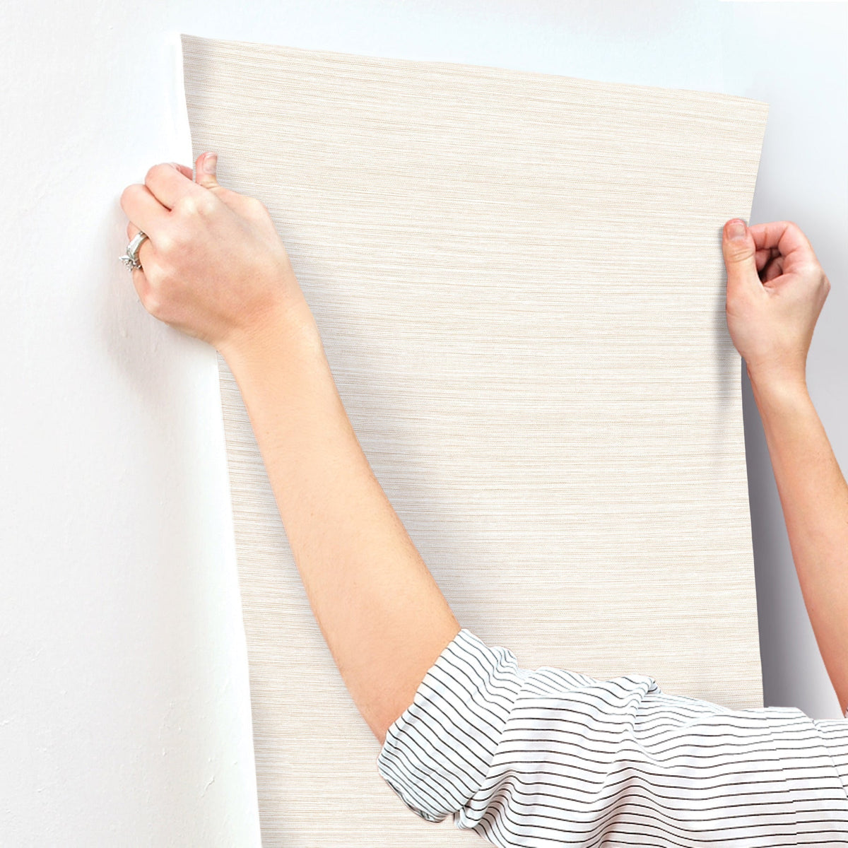 UW1029N-peel-and-stick-wallpaper-stick-application-step
