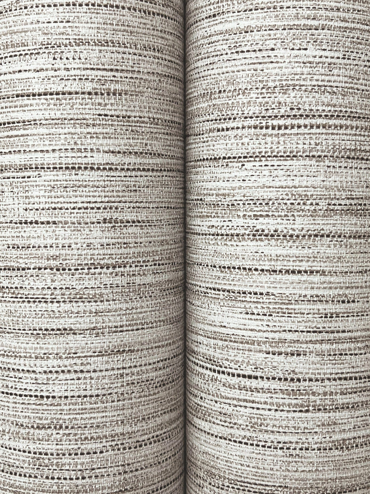 UW1034N-peel-and-stick-wallpaper-detail-closeup
