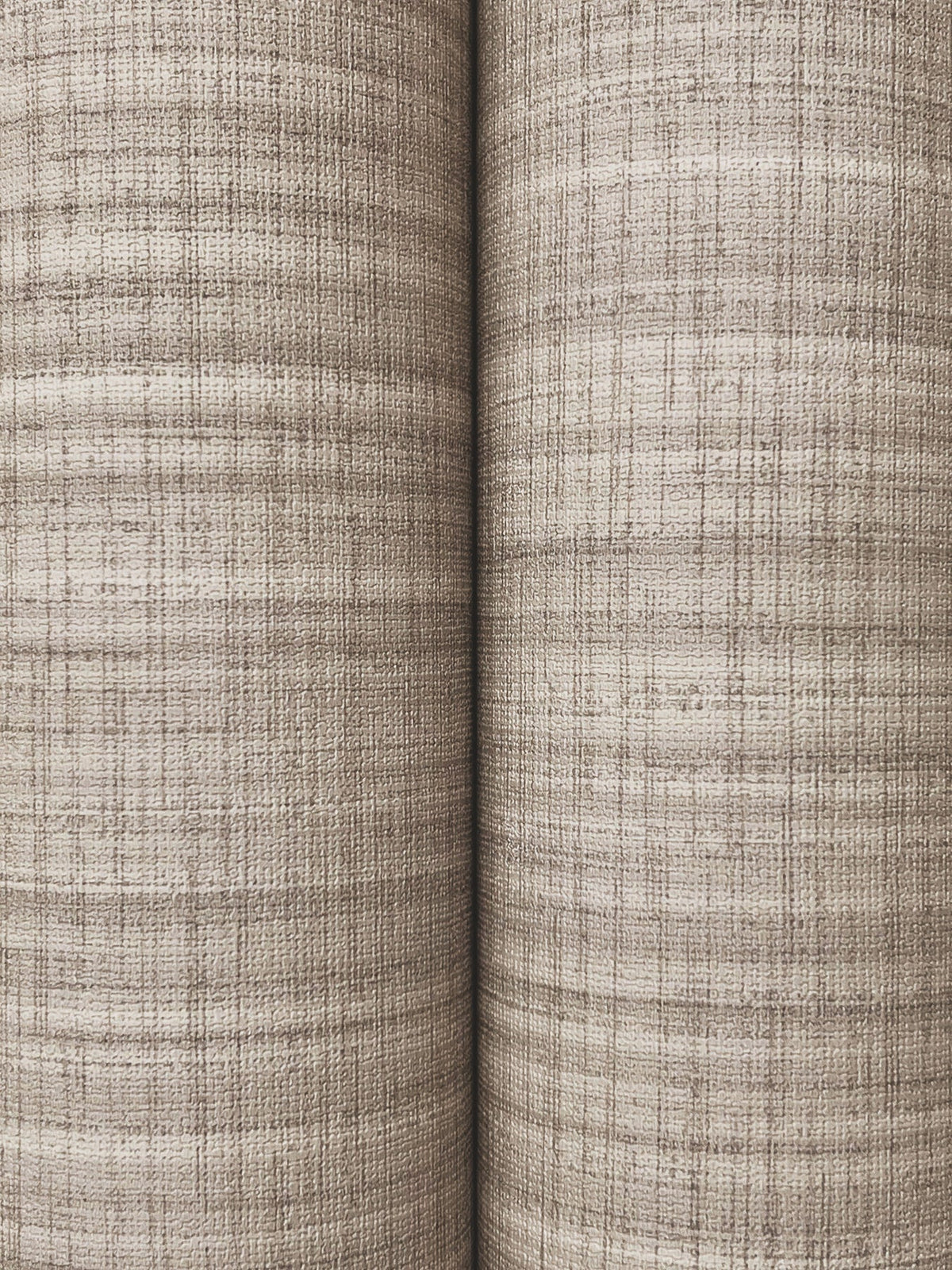 UW1044N-peel-and-stick-wallpaper-detail-closeup