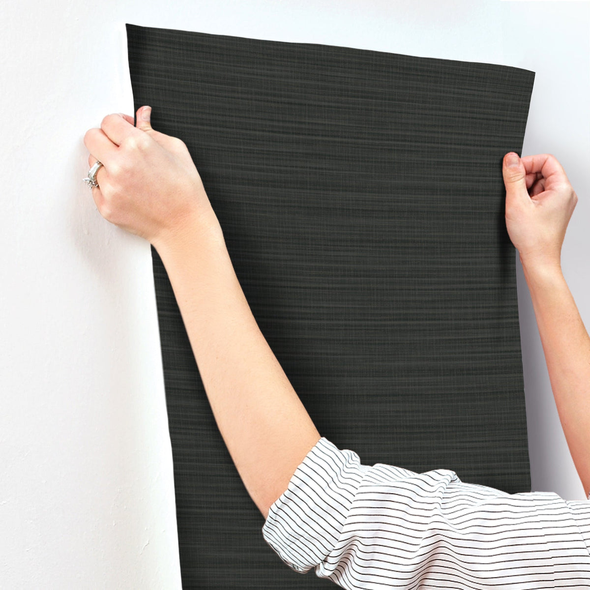 UW1046N-peel-and-stick-wallpaper-stick-application-step