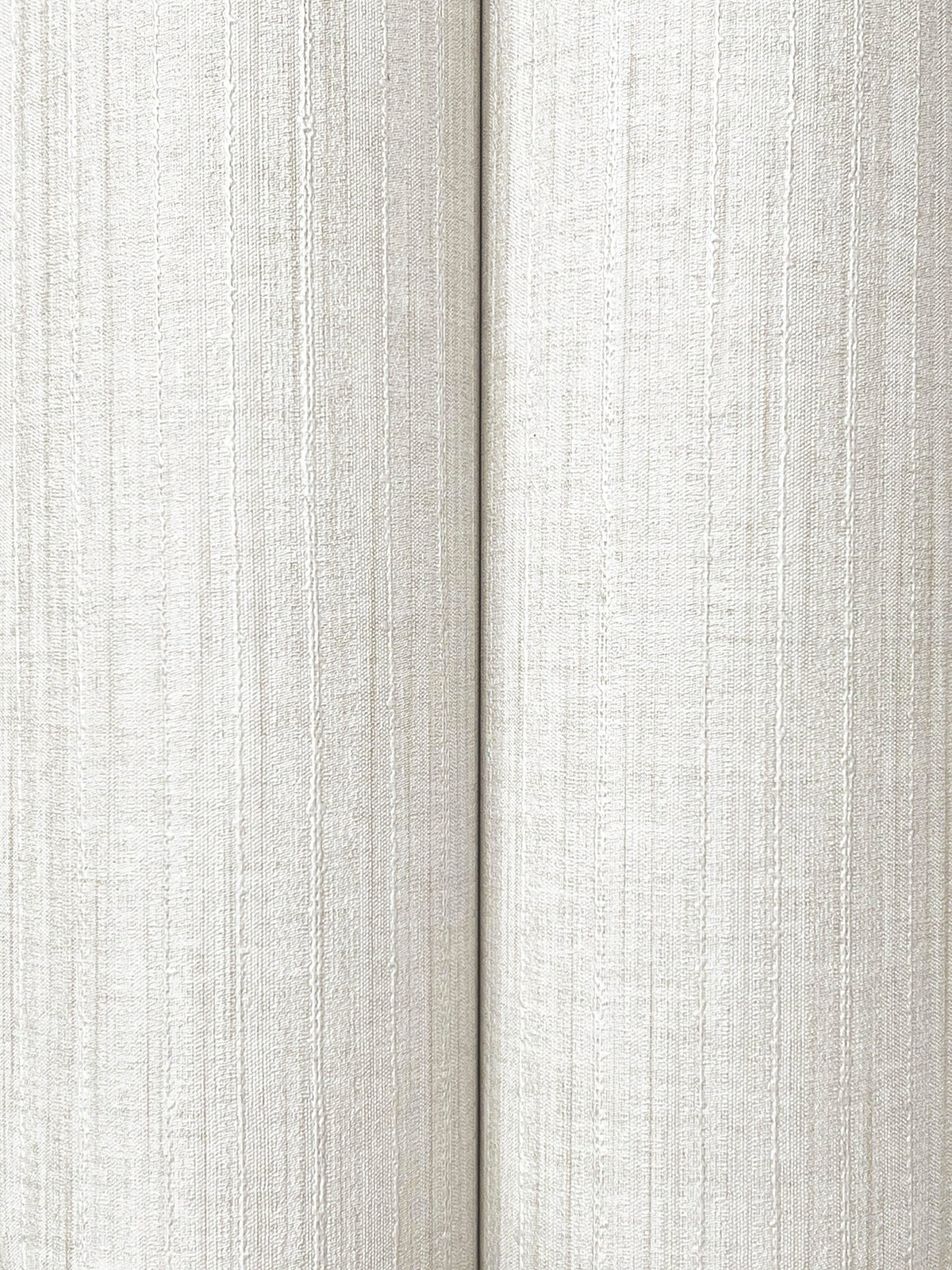 UW1054N-peel-and-stick-wallpaper-detail-closeup