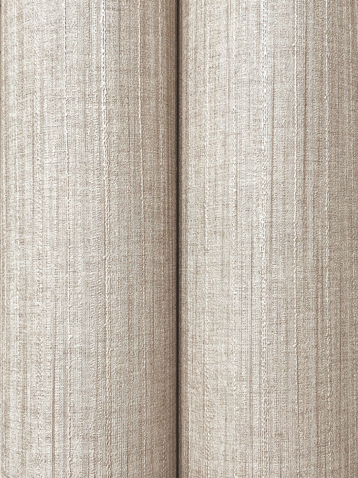 UW1055N-peel-and-stick-wallpaper-detail-closeup