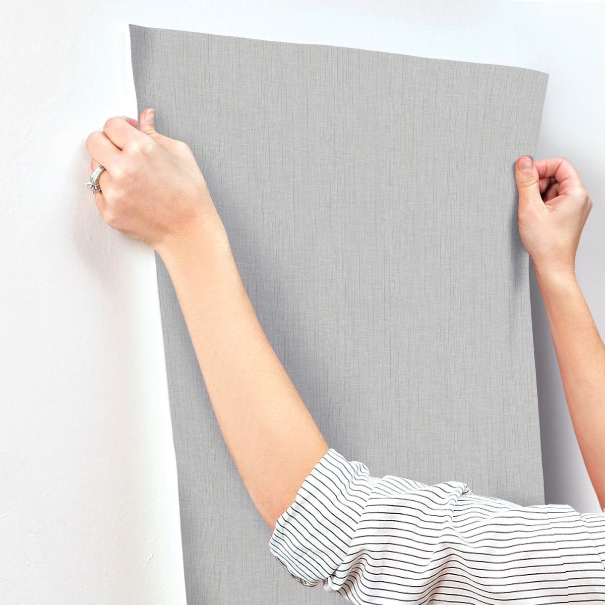 UW1057N-peel-and-stick-wallpaper-stick-application-step