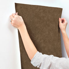 UW1082N-peel-and-stick-wallpaper-stick-application-step