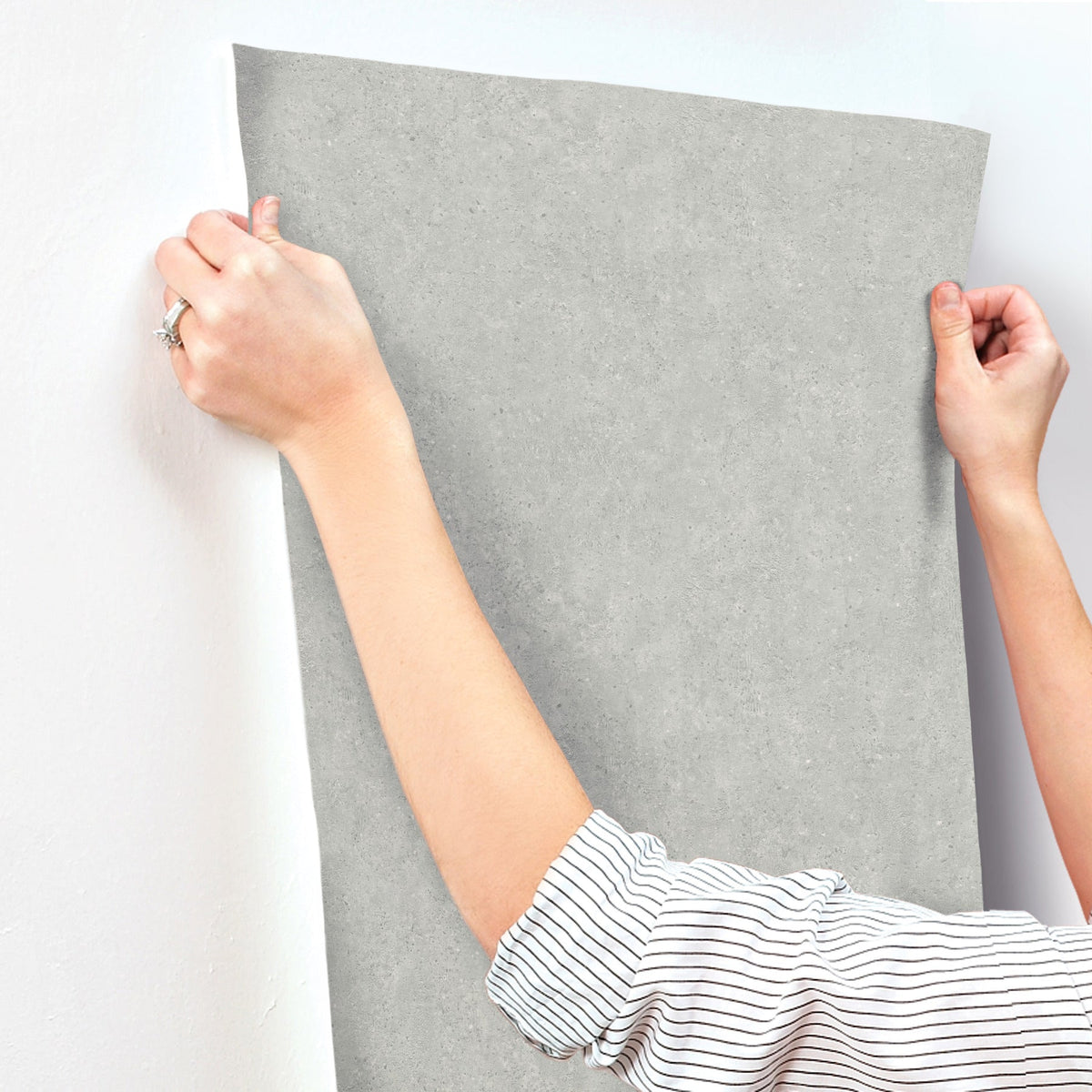 UW1085N-peel-and-stick-wallpaper-stick-application-step