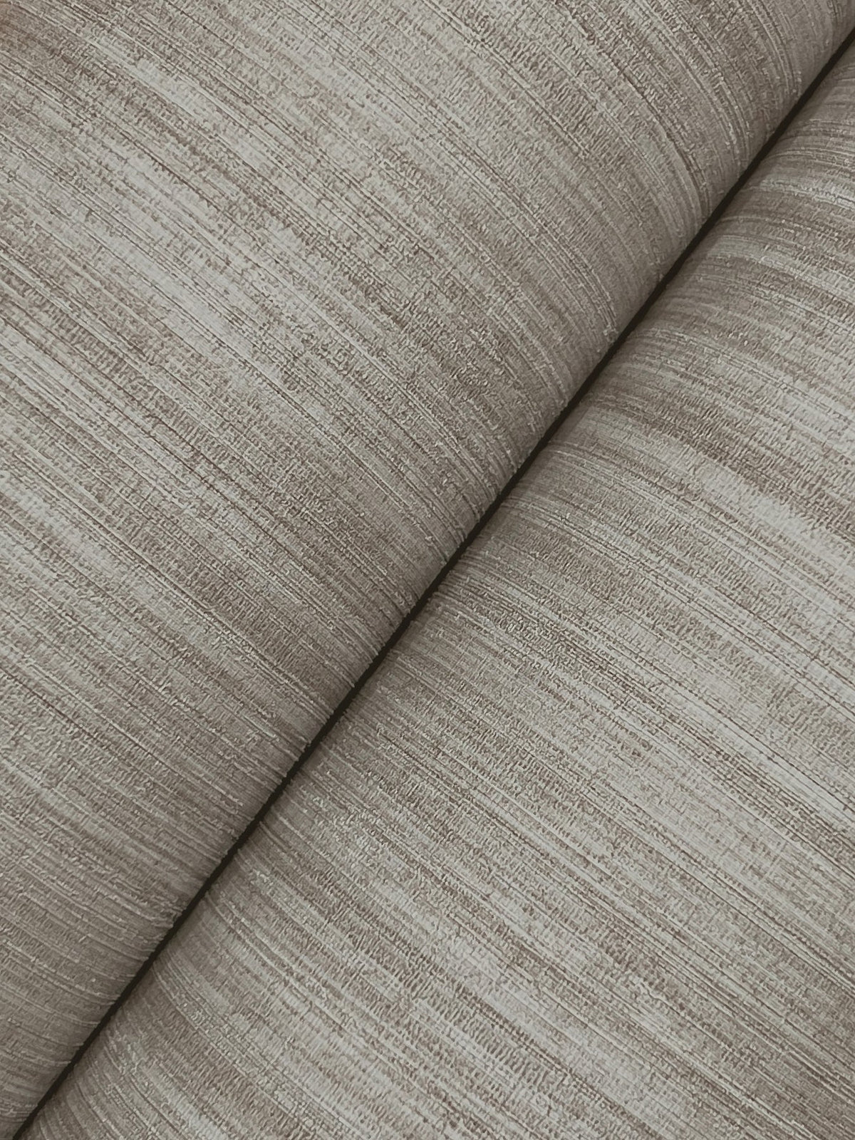 UW1102N-peel-and-stick-wallpaper-detail-closeup