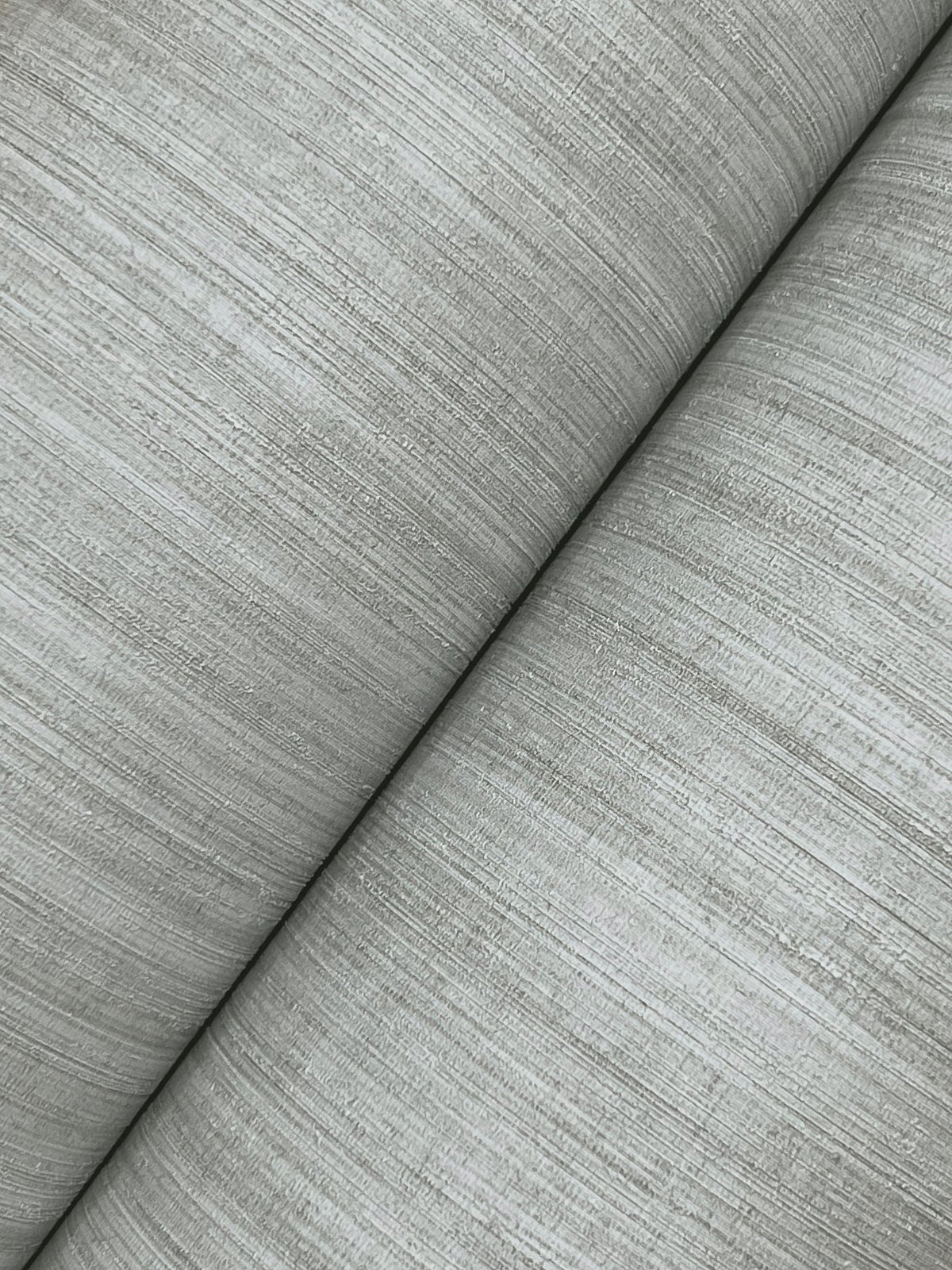 UW1105N-peel-and-stick-wallpaper-detail-closeup