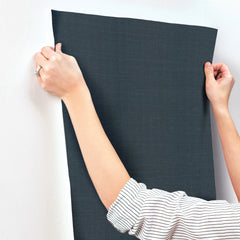 VG4405MH-peel-and-stick-wallpaper-stick-application-step