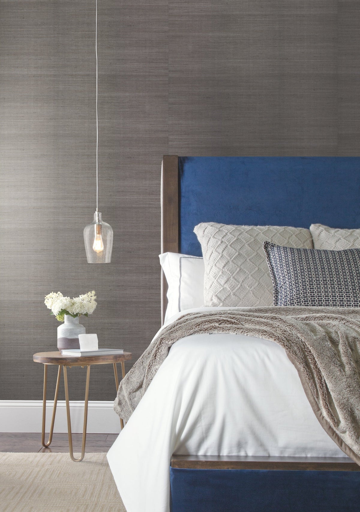 VG4418-peel-and-stick-wallpaper-room-scene-detail-closeup