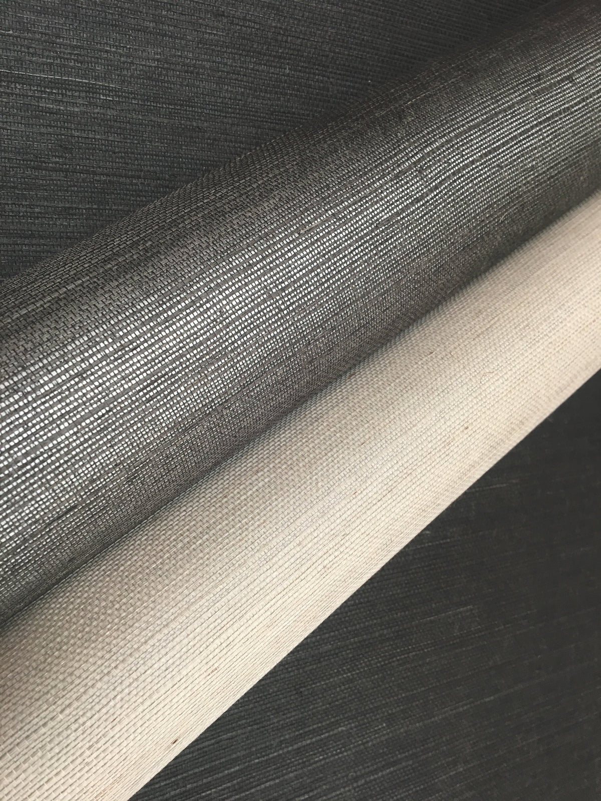 VG4418-peel-and-stick-wallpaper-detail-closeup