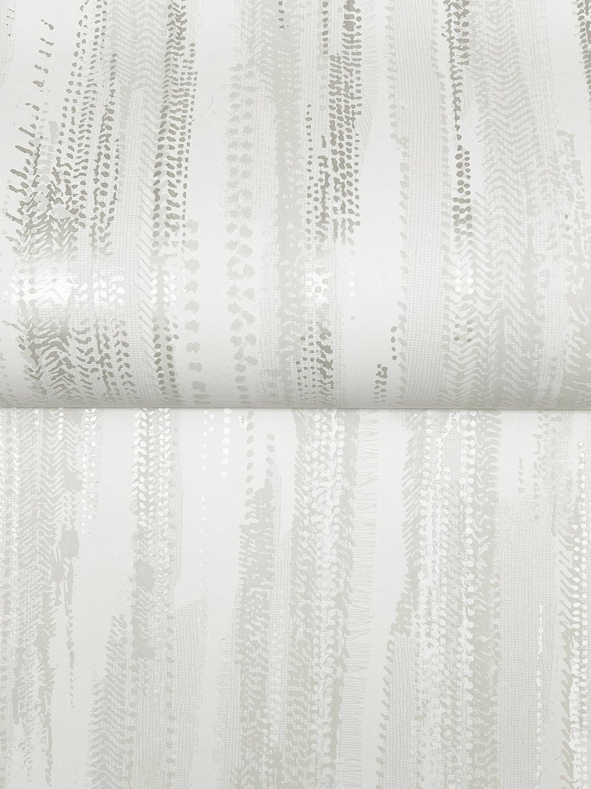 VR1522-peel-and-stick-wallpaper-detail-closeup