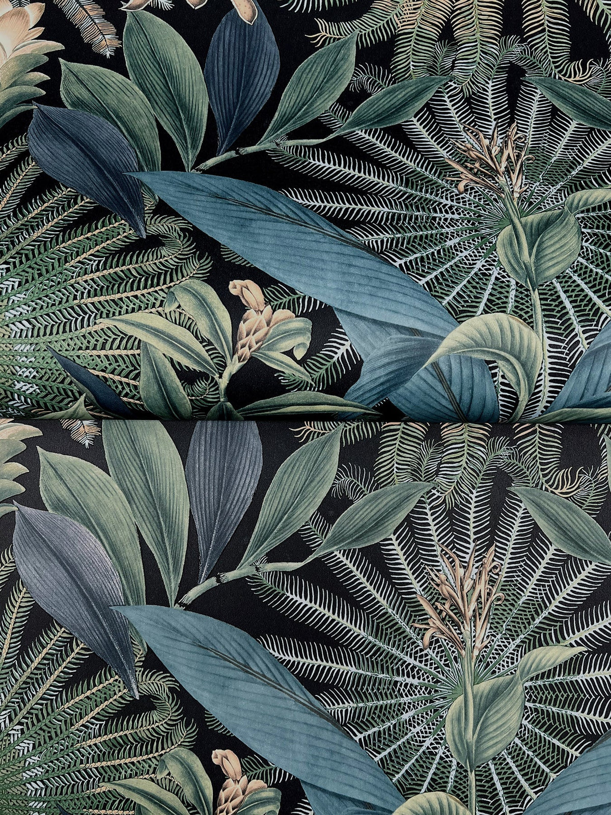 VR1532-peel-and-stick-wallpaper-detail-closeup