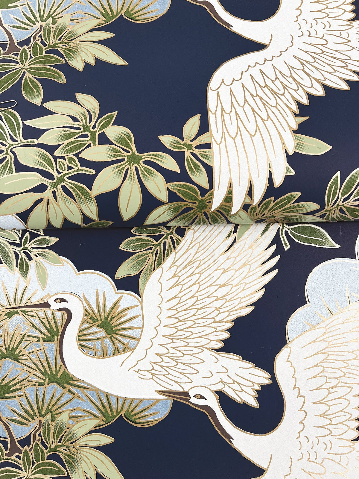 ZA8007-peel-and-stick-wallpaper-detail-closeup