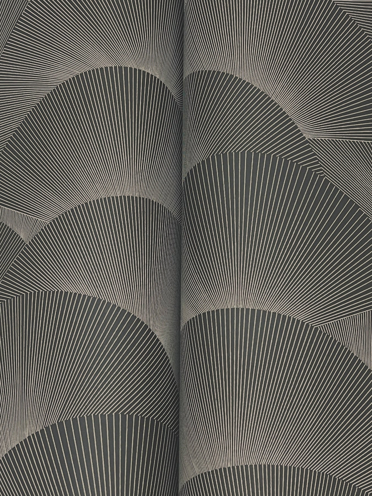 ZA8022-peel-and-stick-wallpaper-detail-closeup