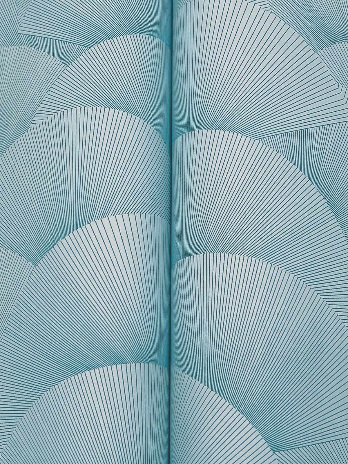 ZA8025-peel-and-stick-wallpaper-detail-closeup