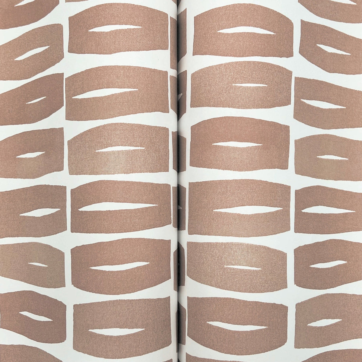 ZM2861-peel-and-stick-wallpaper-detail-closeup